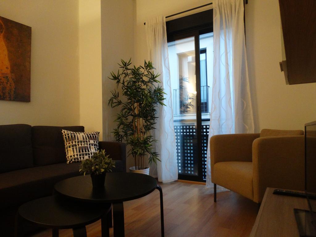 Malaga Apartamentos - Jinetes, 14 מראה חיצוני תמונה