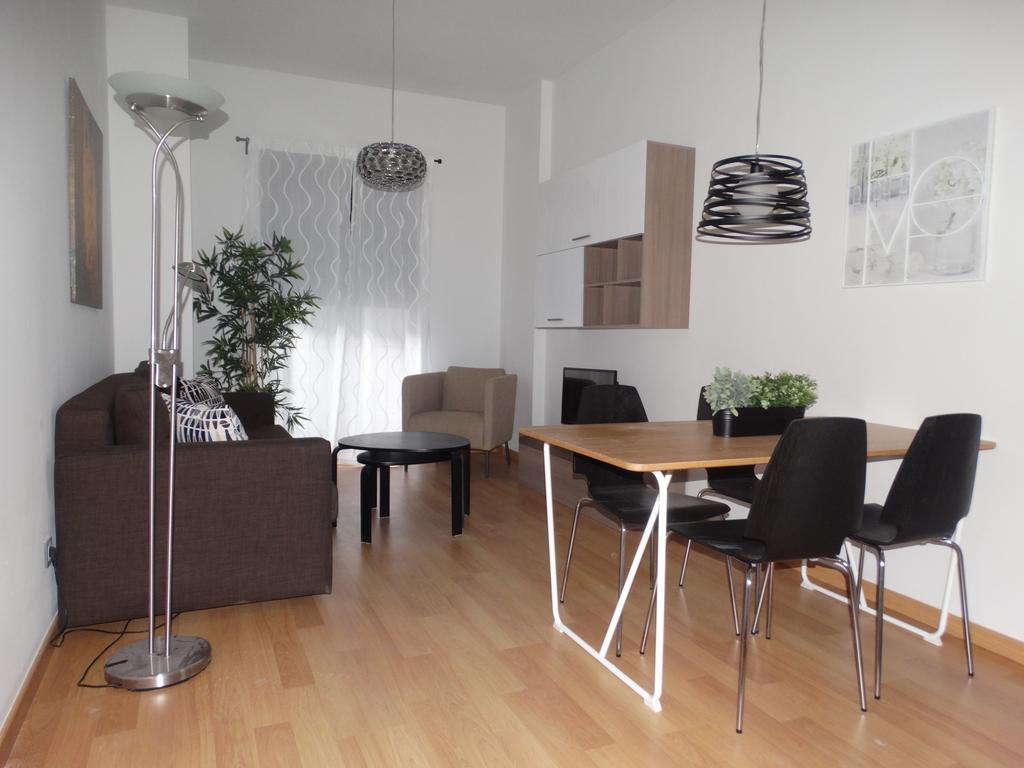 Malaga Apartamentos - Jinetes, 14 מראה חיצוני תמונה